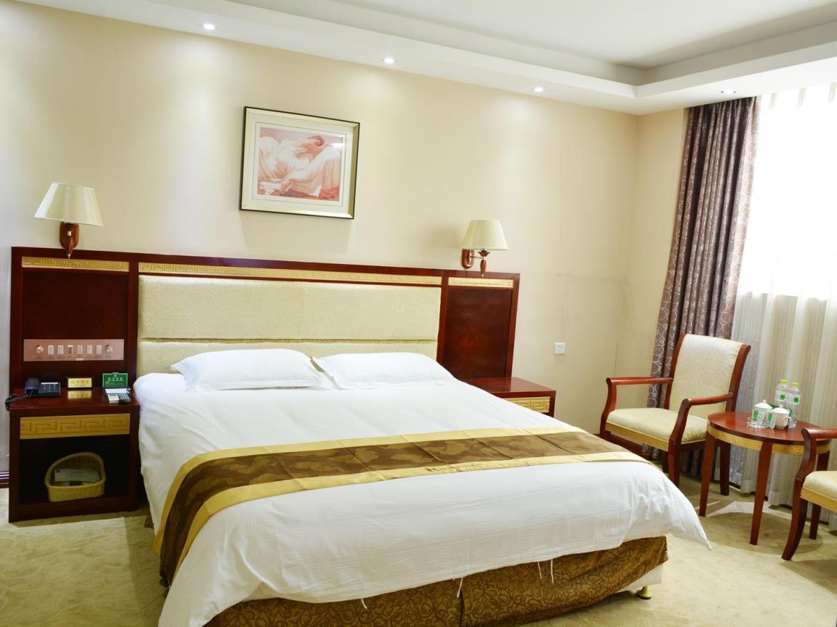 Greentree Alliance Guangxi Hezhou Babu District Lingfeng Square Hotel Exterior foto